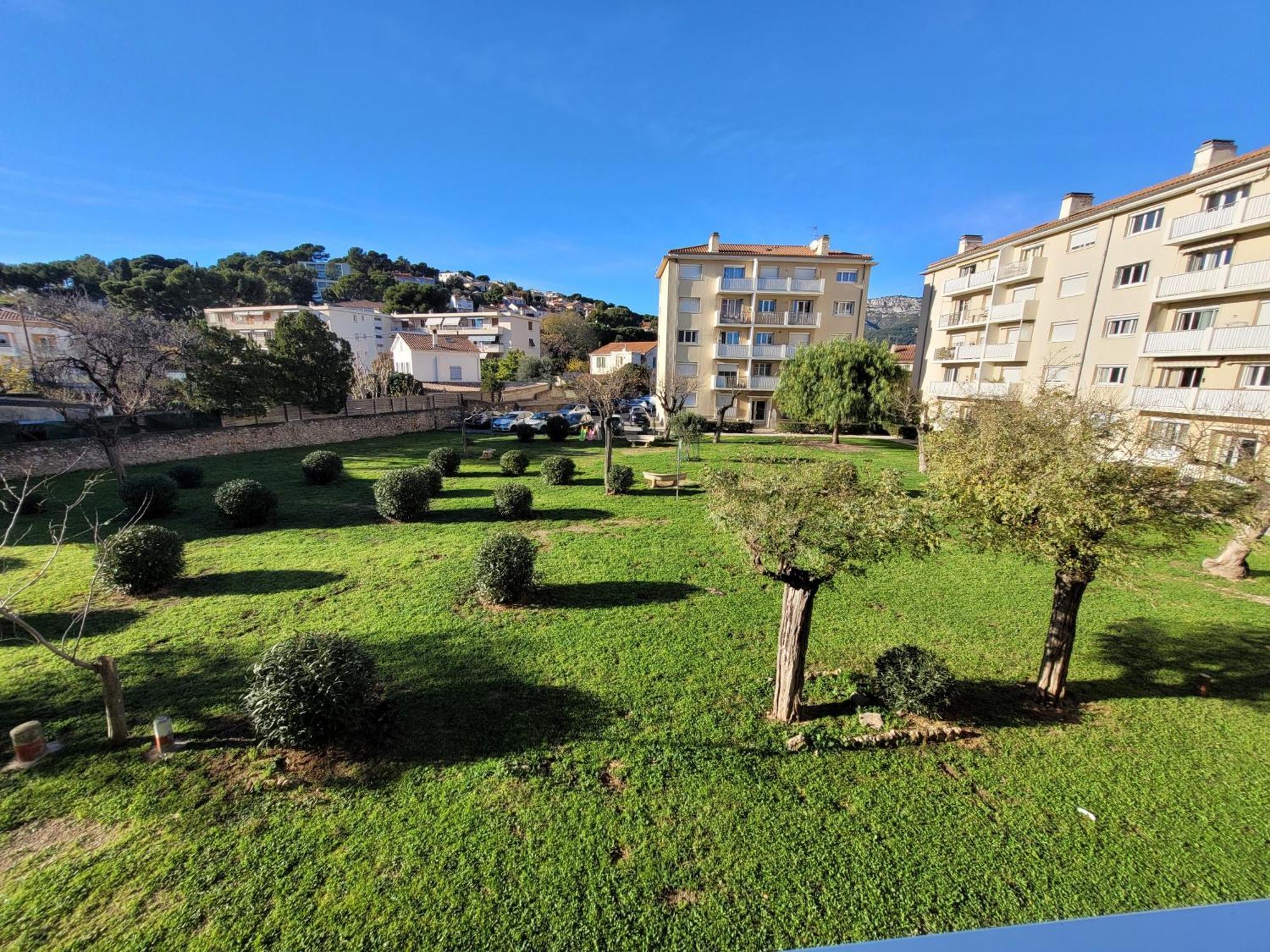 Apartment T4 Lumineux Et Spacieux, Parking Et Parc Prive